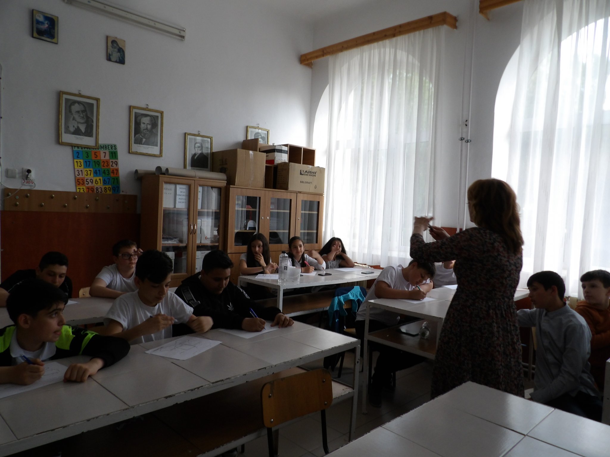 Echipa EMOȚII alături de copii și voluntari
